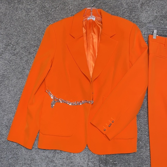 Halston pant suit - Picture 4 of 11